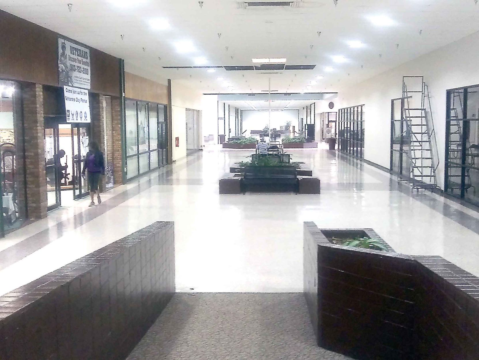 11-26 empty mall-01